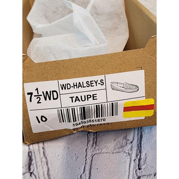 JOURNEE COLLECTION‎ womens slip-on flat loafer Halsey shoes size 7.5 W TAUPE NEW - Picture 7 of 7